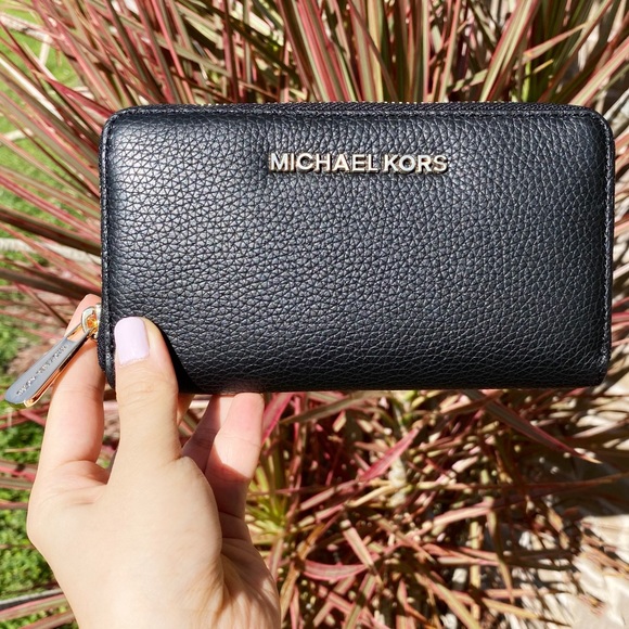 Michael Kors Handbags - Michael kors Large Zip-Around Wallet